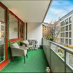 ***Upscale***City Center*