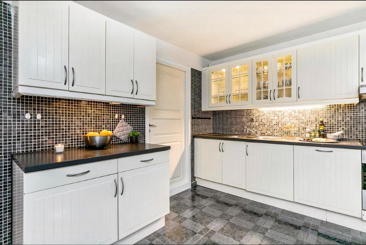 ***upscale***city Center* *