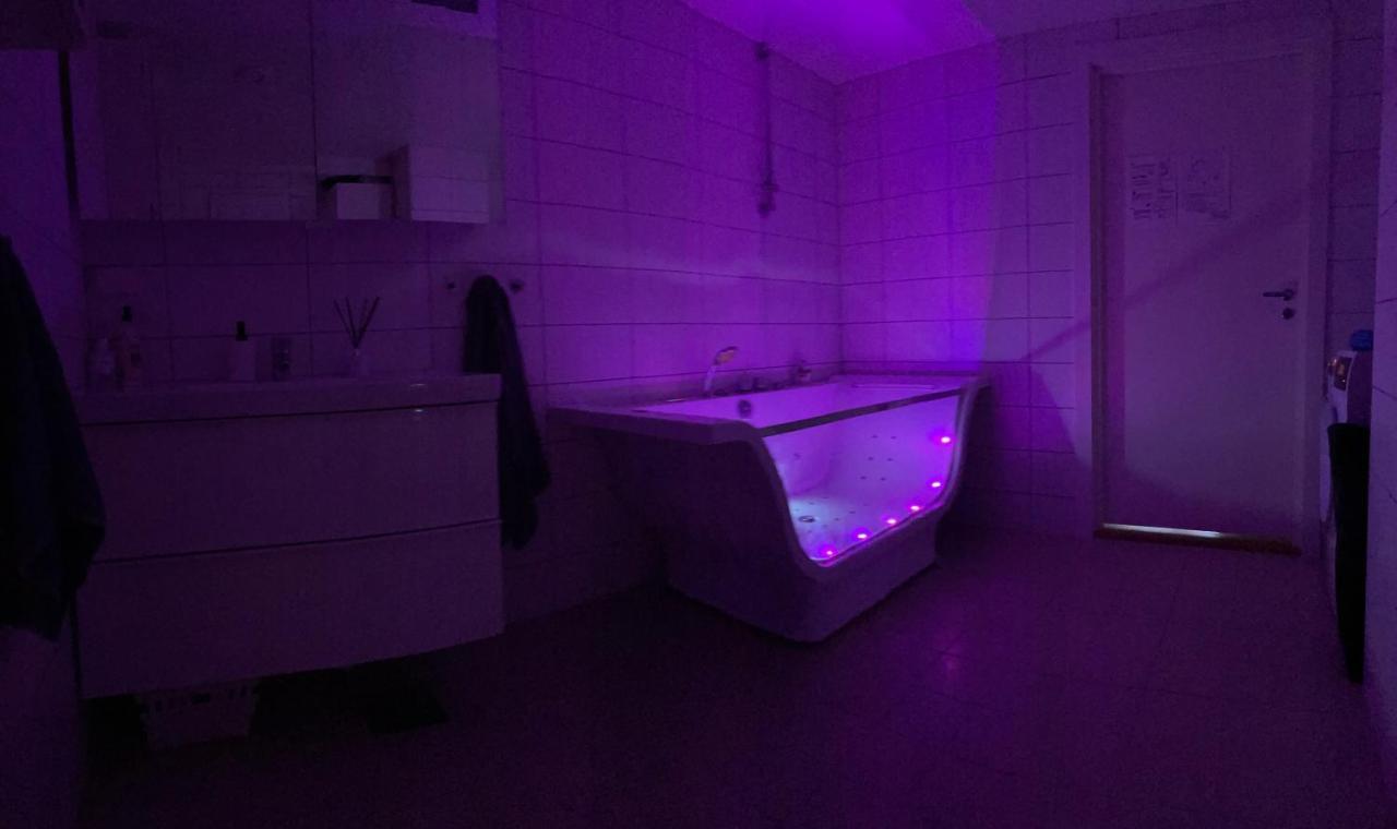 ***upscale***city Center* Guest house *